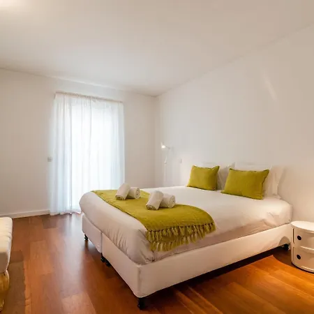 Guestready - With Stunning Rooftop Pool Apartment